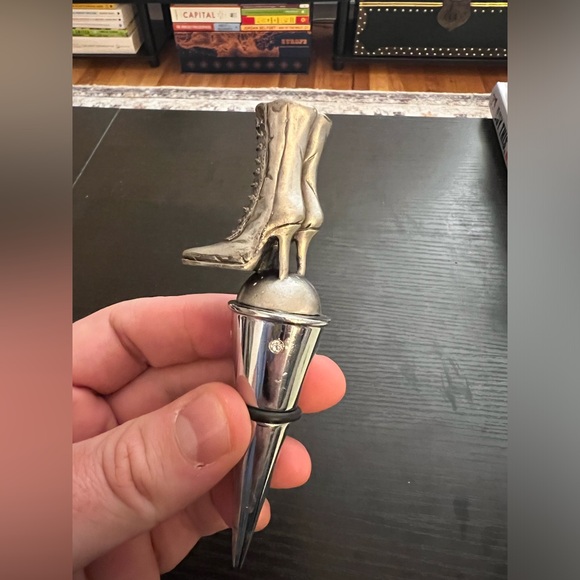 Boots wine stopper - Picture 3 of 3